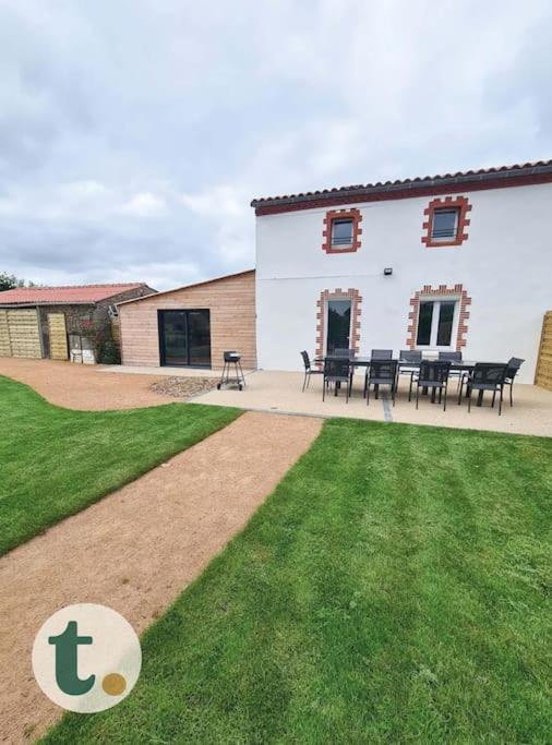 Holiday home Tranquiloue - Honorus - 5min Du Puydufou Les Epesses